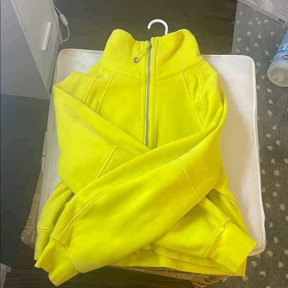 Yellow lululemon scuba - Picture 1 of 3
